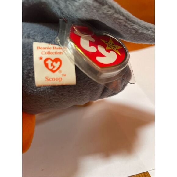 Ears the Bunny and Scoop the Pelican - Picture 3 of 4